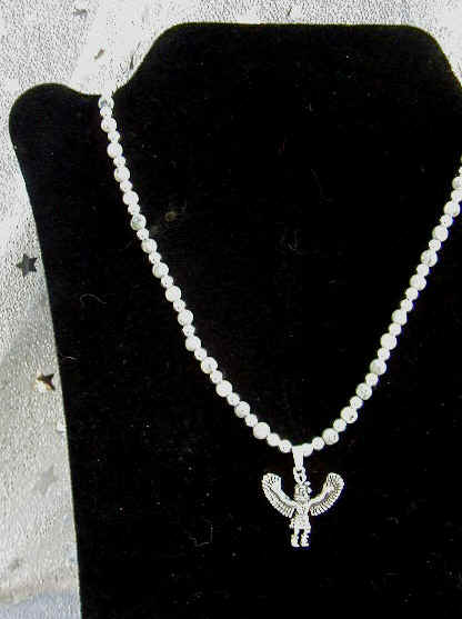 052.jpg (82983 bytes)